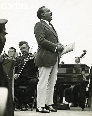 Caruso singing