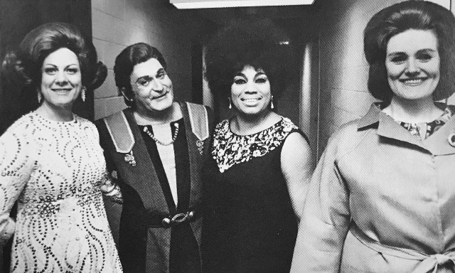 This image has an empty alt attribute; its file name is Tucker-with-3-divas.jpg